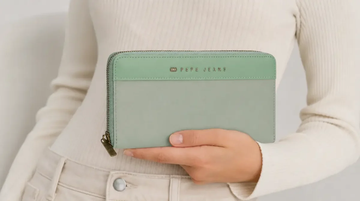 Cartera Pepe Jeans Morgan con monedero y protección RFID por sólo 19,91€ (-50%)