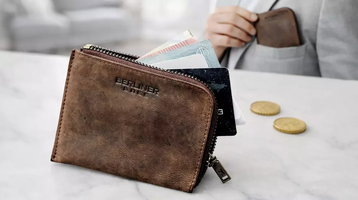 Monedero Berliner Bags Mark de piel auténtica con cremallera para Monedas, tarjetas y billetes por sólo 19,99€ (-20%)