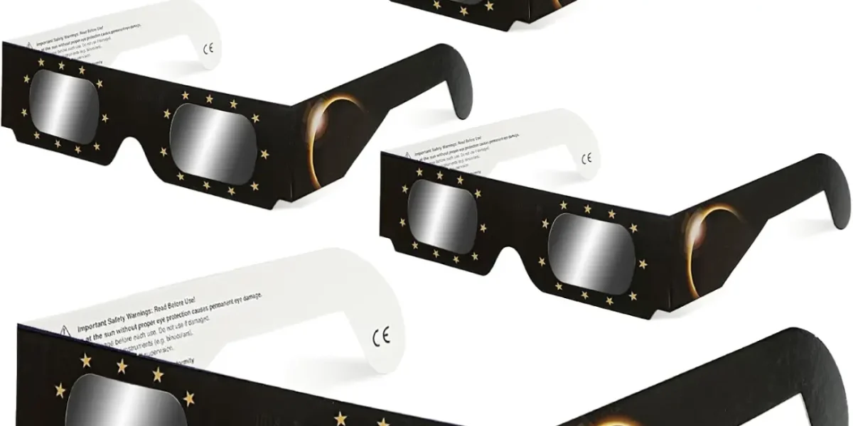 Disfruta el eclipse solar de agosto con seguridad con este pack de gafas ISO 12312-2 con protección UV por sólo 11,13€ (34% de descuento)