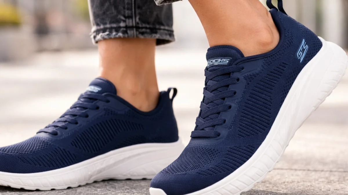 Las Skechers Bobs Squad Chaos azul marino para mujer, perfectas para paseos largos, bajan hoy a sólo 32,49€ (54% de descuento)
