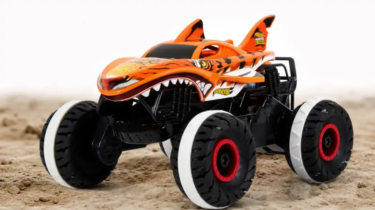 Coche teledirigido Hot Wheels Monster Trucks Tiger Shark Unstoppable con carga USB por sólo 35,52€ con envío gratis (-54%)