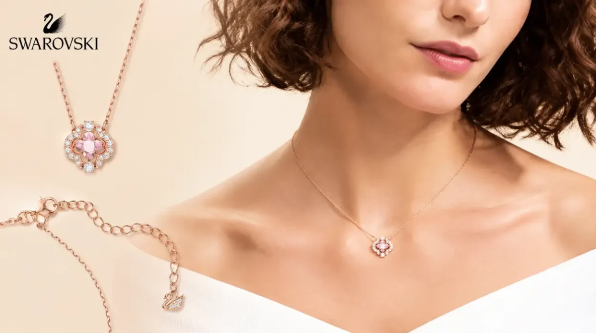 Collar Swarovski Una con trébol y baño en tono oro rosa por sólo 77,56€ con envío gratis (-40%)
