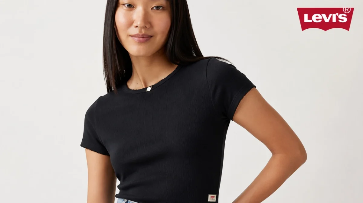 Revive el clásico con la camiseta Levi's Dry Goods Slim Fit de canalé para mujer por sólo 17,50€ (50% de descuento)