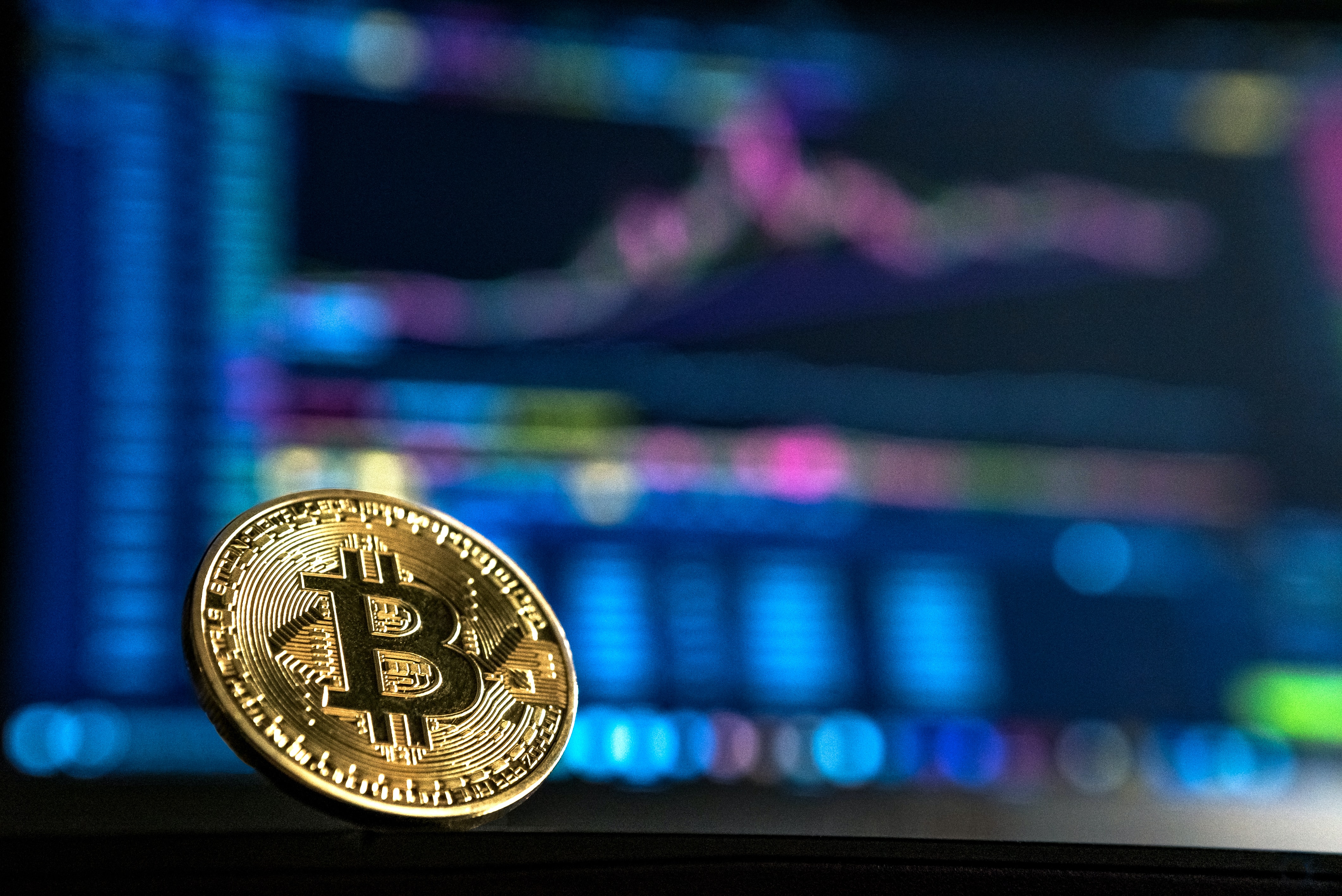 BTC moves through $40K while ETH moves through $1.200