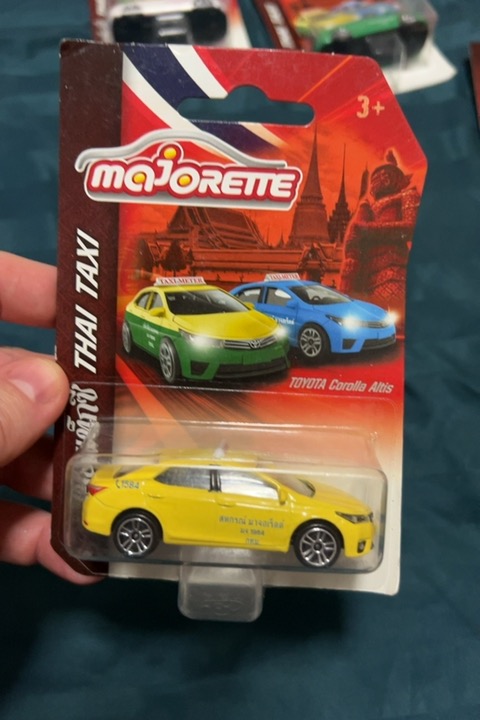 Toyota Corolla Altis (Yellow)
