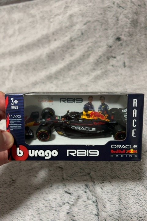 RB19
