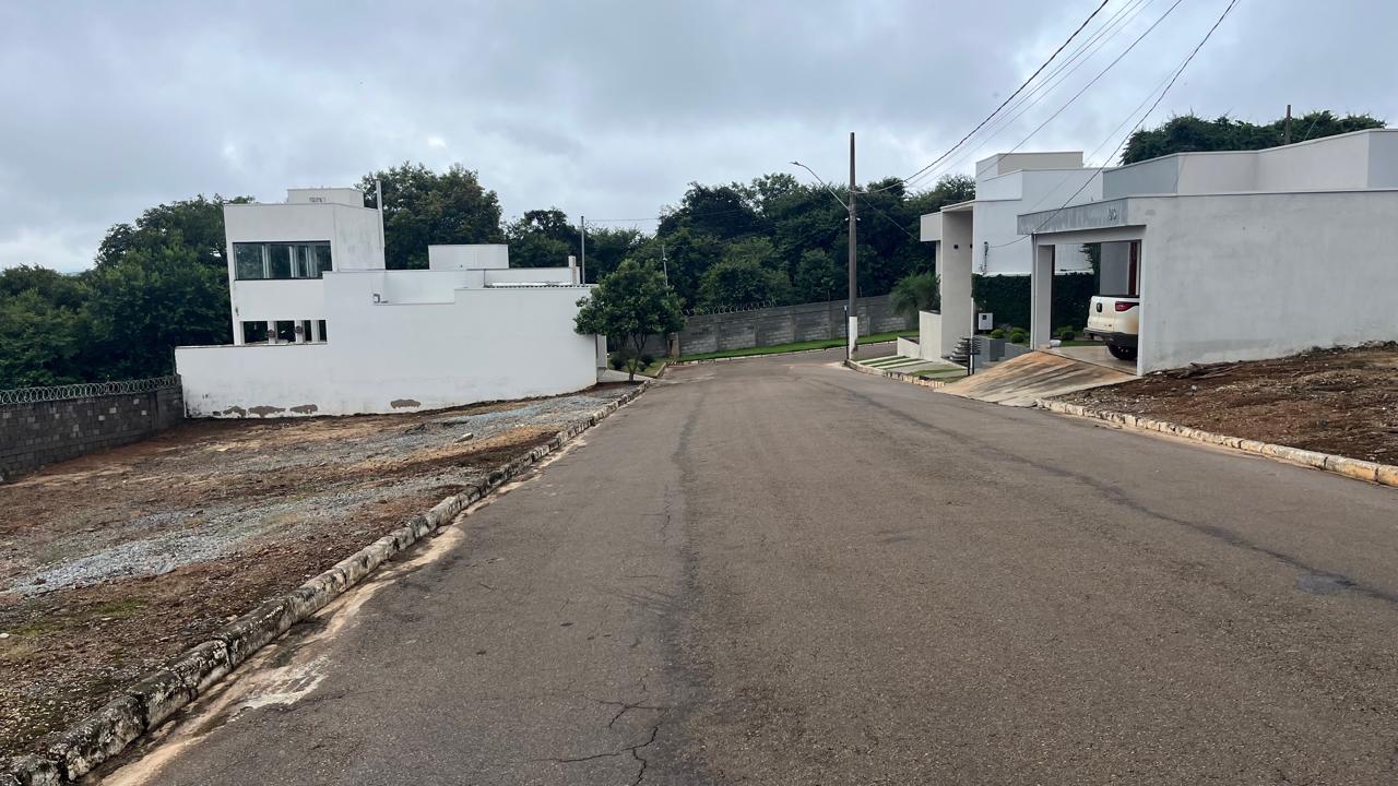 Lote a venda - Condomínio Floresta