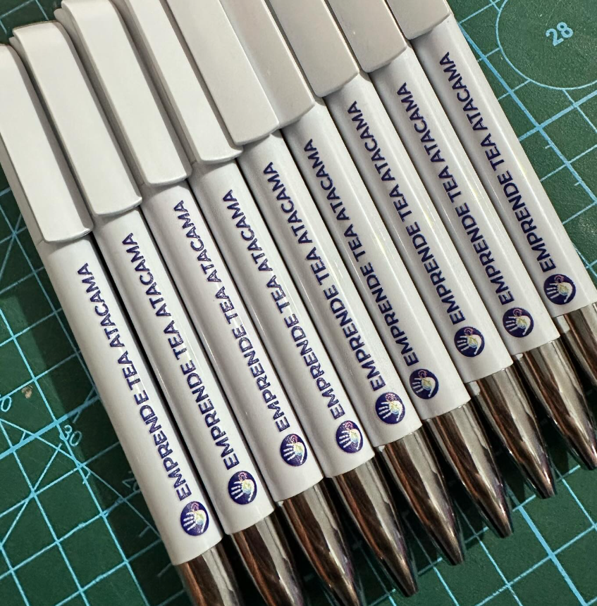 Boligrafos de plastico personalizados con DTF UV