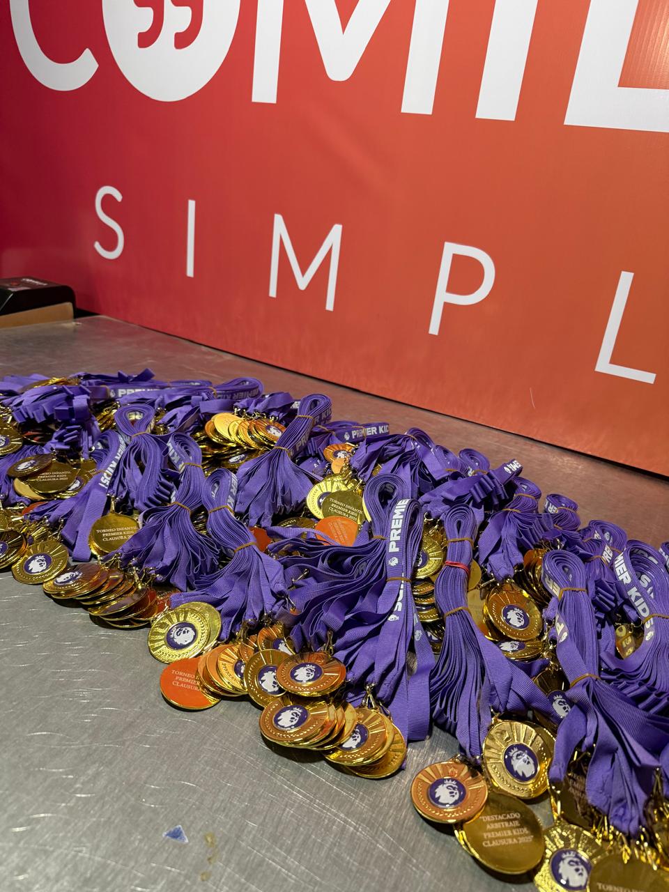 Medallas con grabado láser de fibra