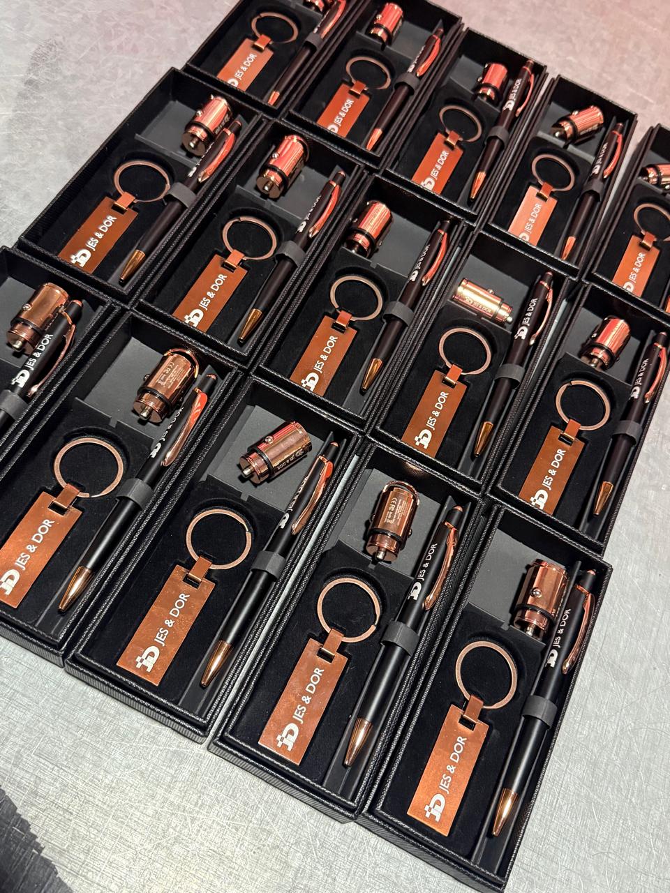 Kit corporativo encobrizado con grabado láser de fibra