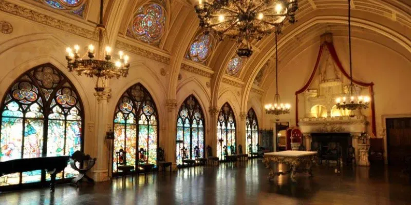 The Belcourt Guided Tour 