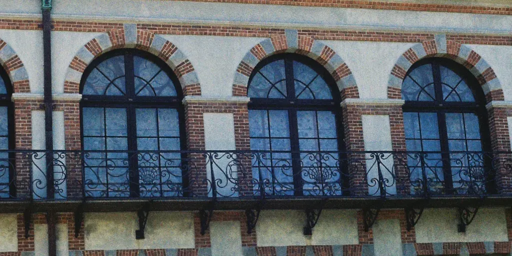 The Belcourt Guided Tour 