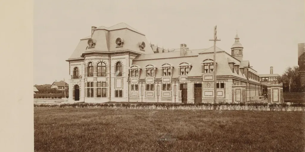 The Belcourt Guided Tour 