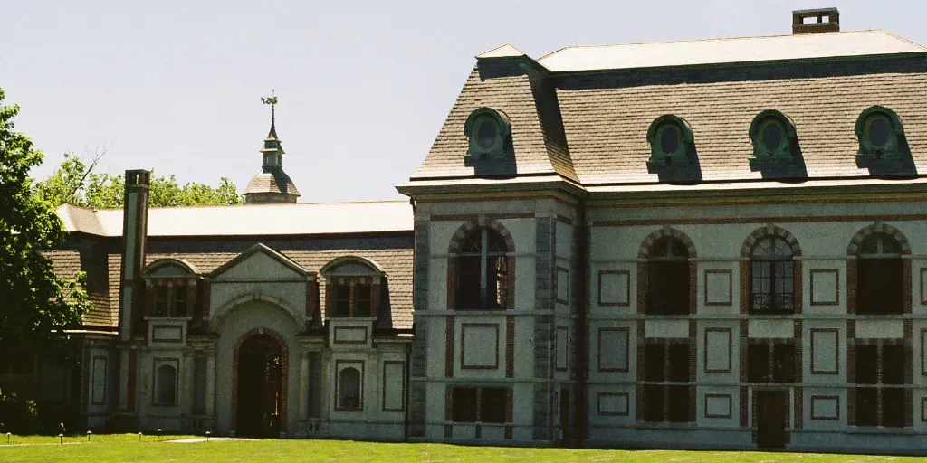 The Belcourt Guided Tour 