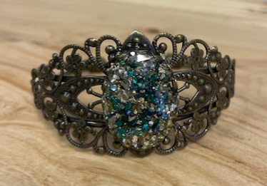 Resin Jewelry Workshop
