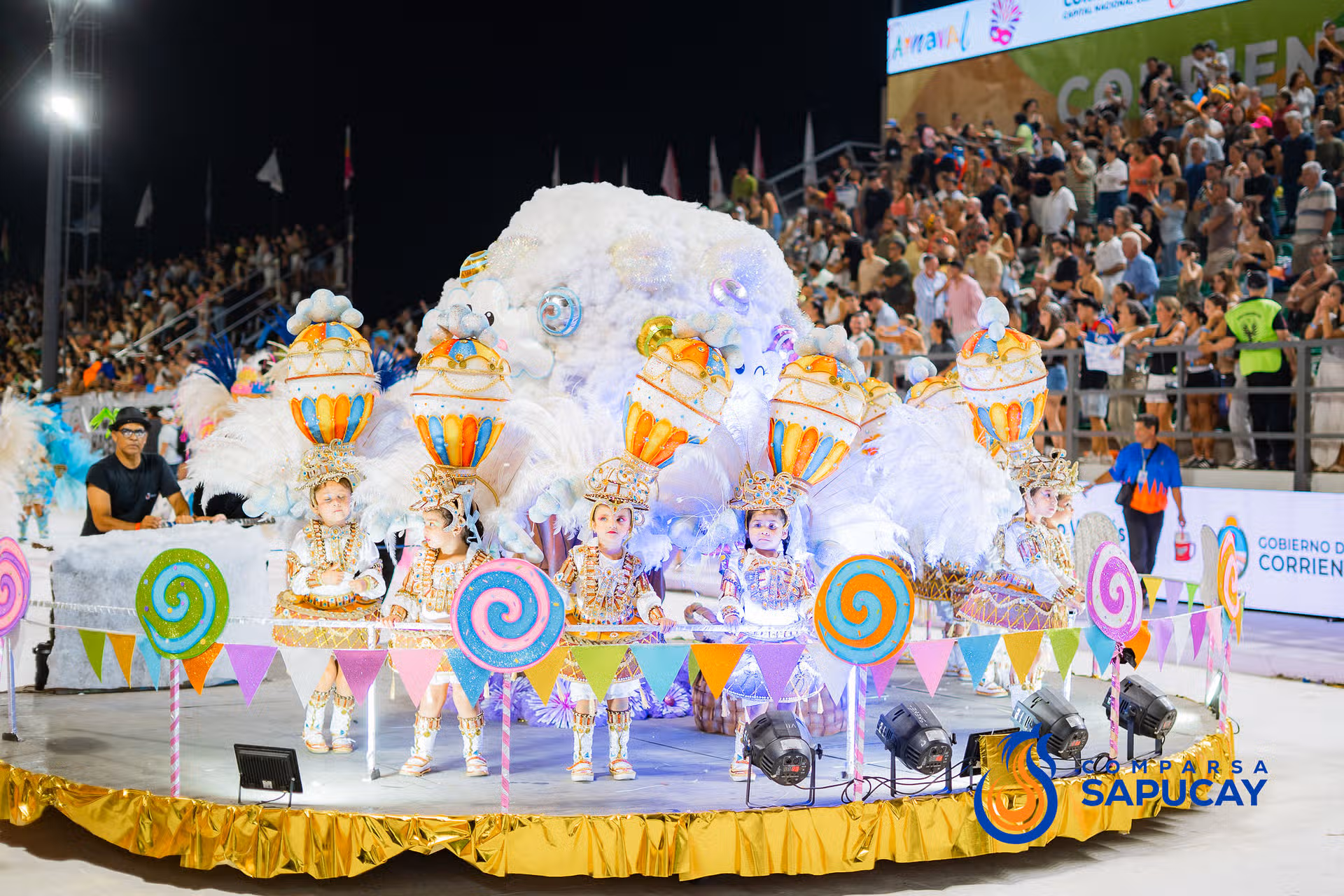 Galeria de fotos de la Cuarta Noche de Corso 14-02-26