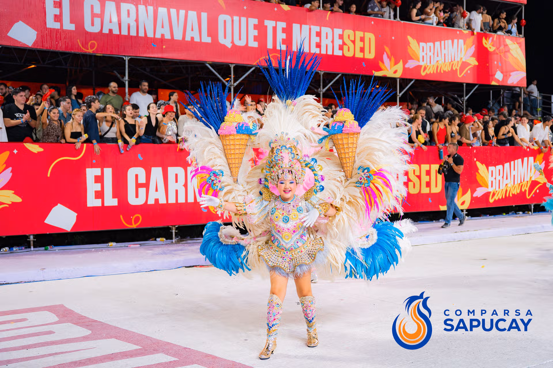 Galería de fotos de la Octava Noche de Corso 21-02-26