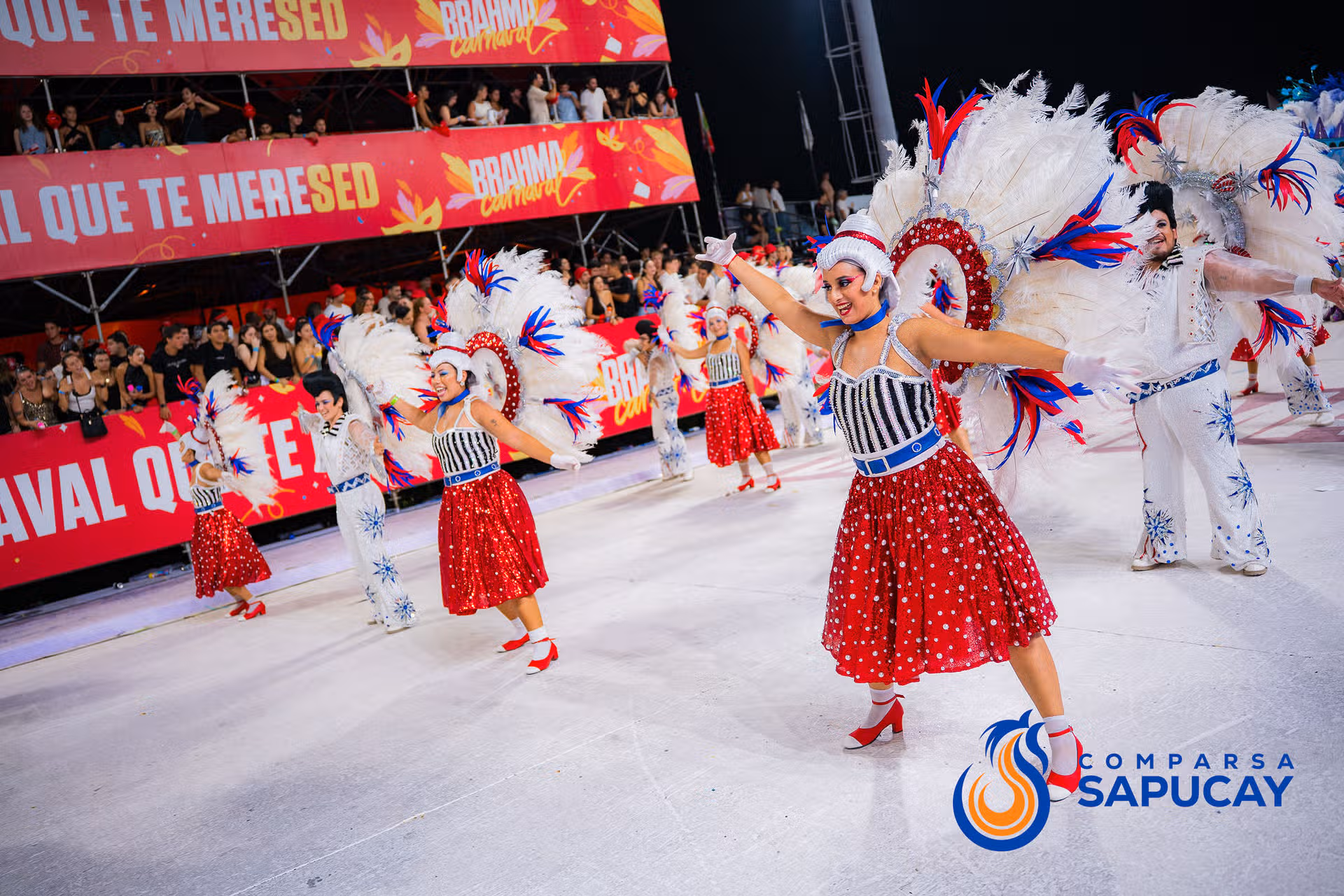 Galería de fotos de la Octava Noche de Corso 21-02-26