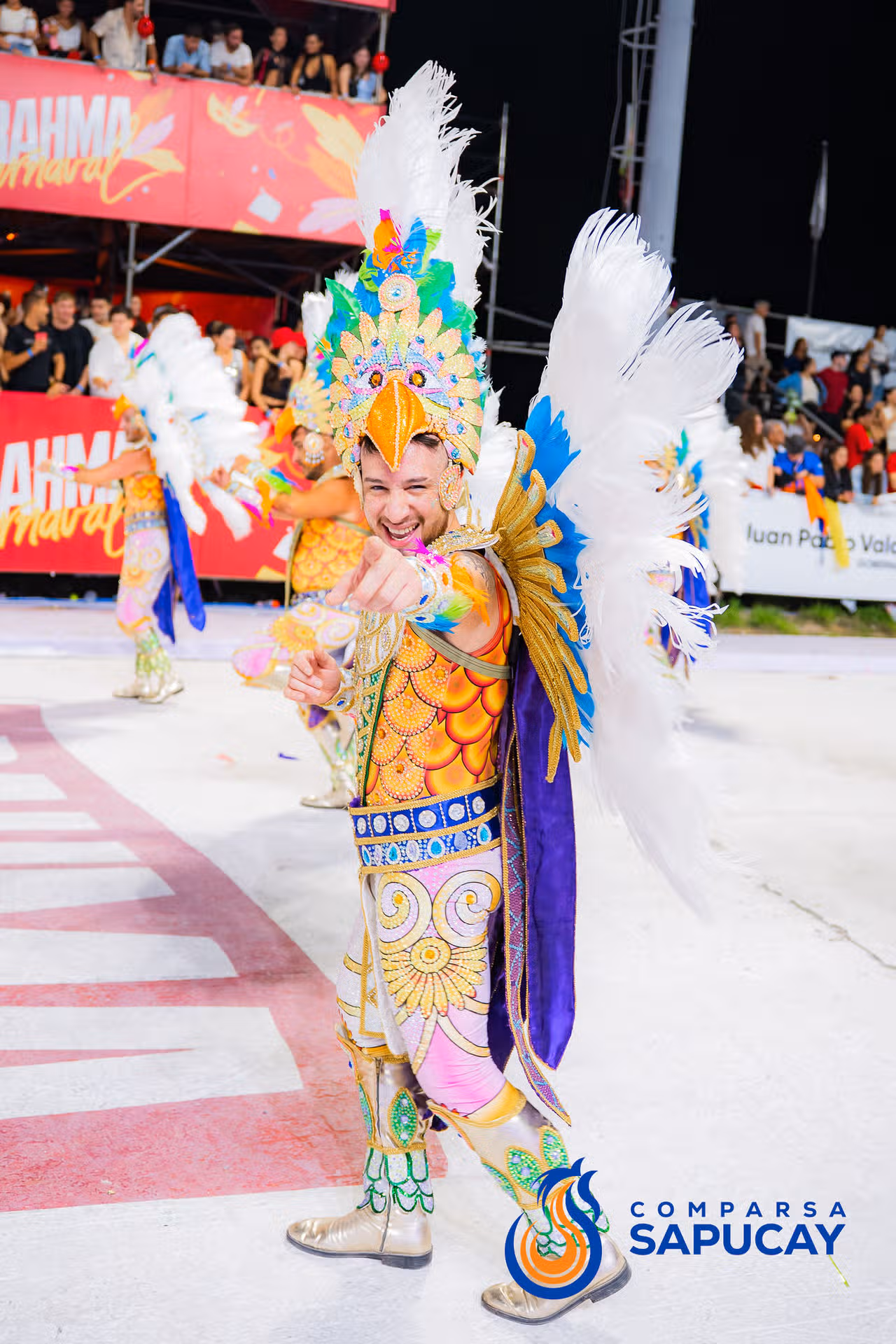 Galería de fotos de la Octava Noche de Corso 21-02-26