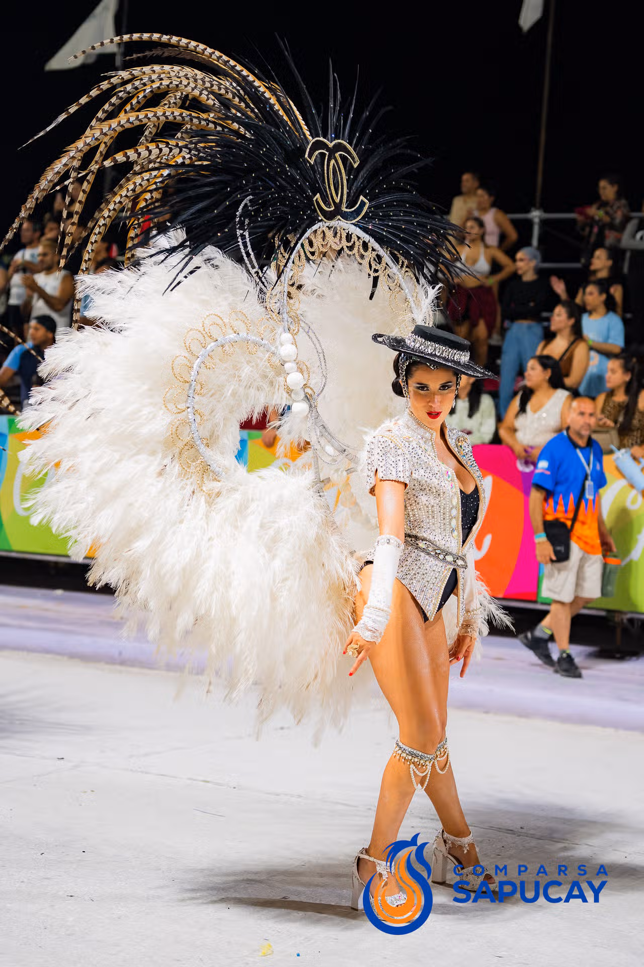 Galería de fotos de la Octava Noche de Corso 21-02-26