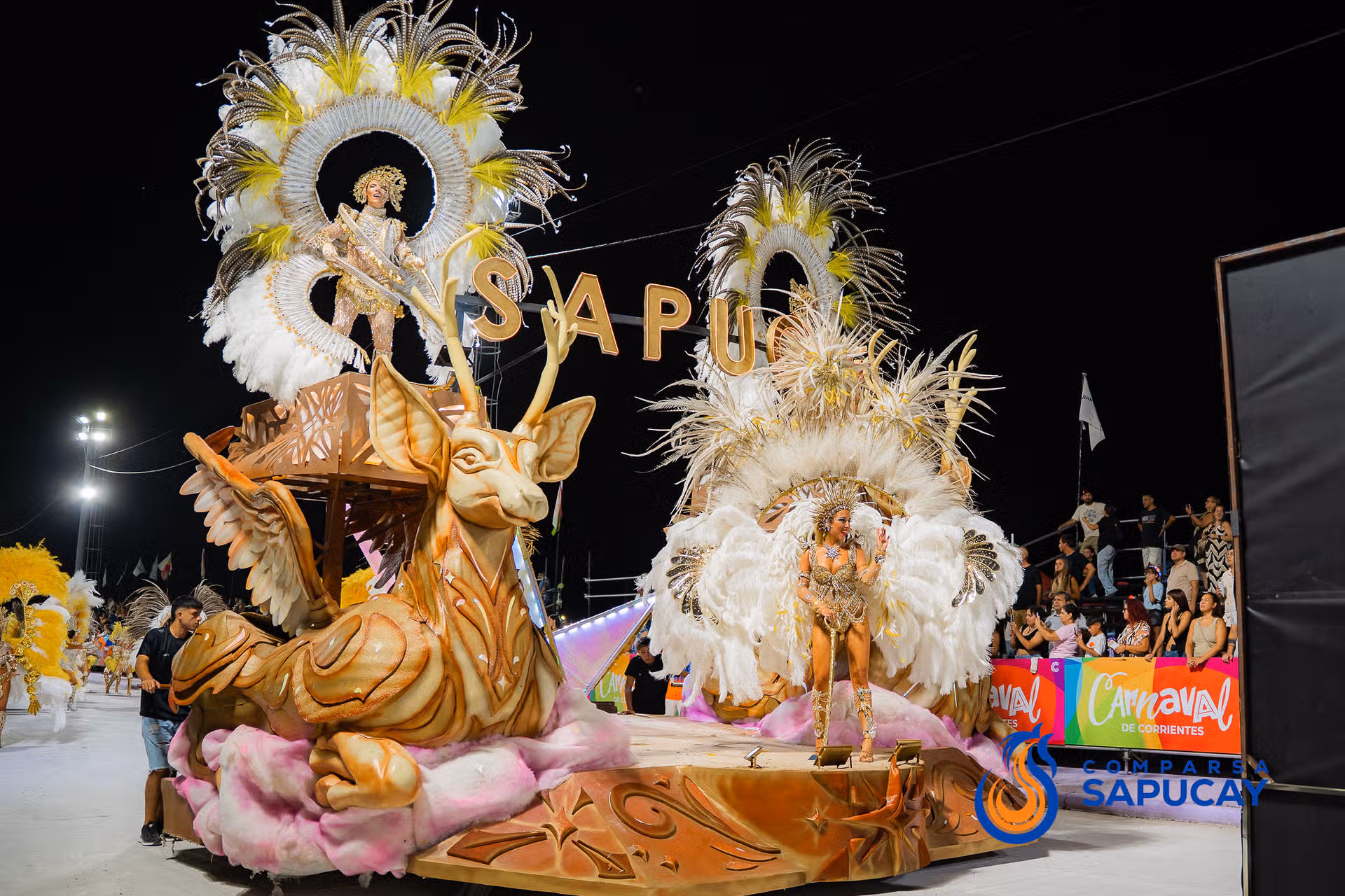 Galeria de fotos de la Quinta Noche de Corso 15-02-26