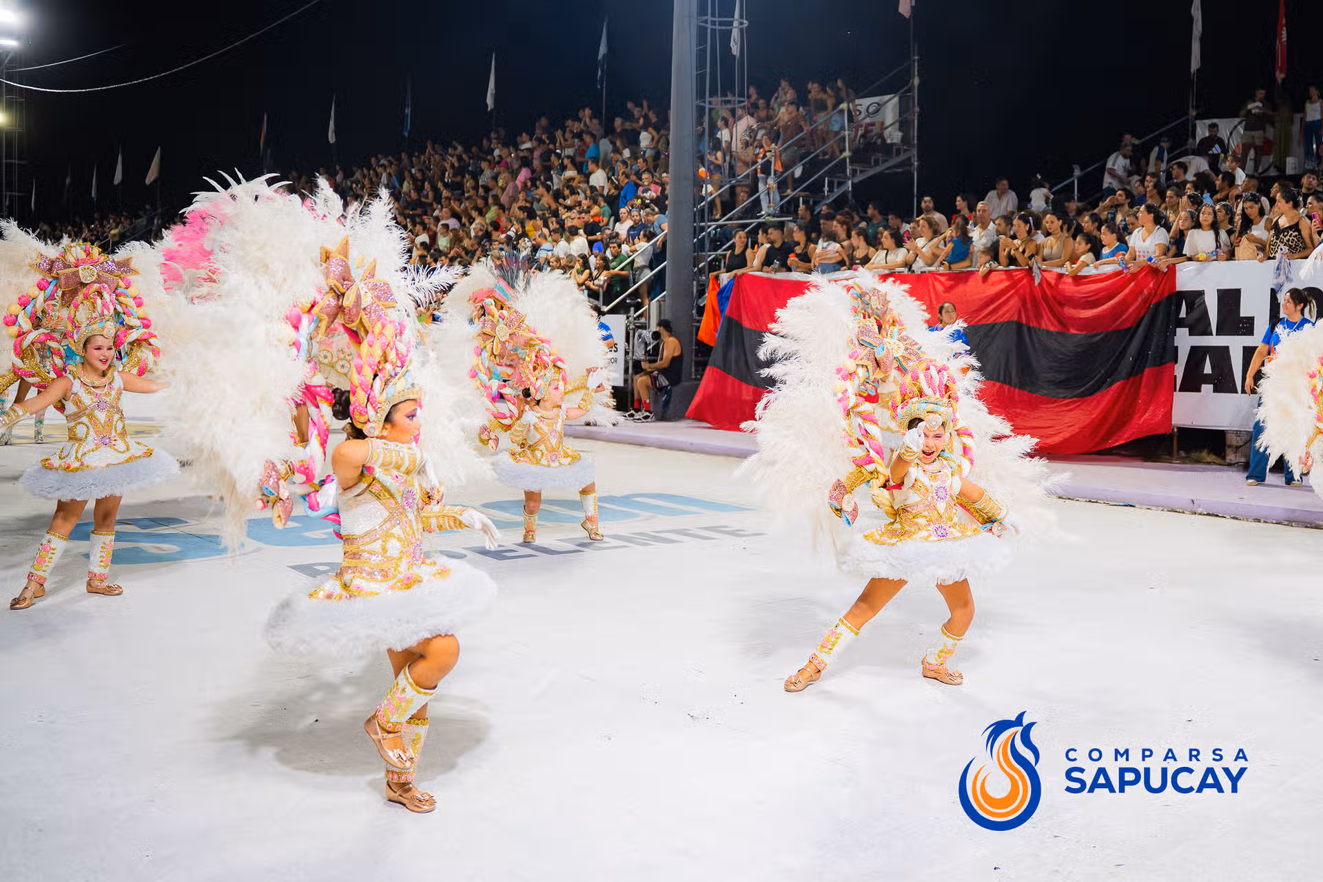 Galeria de fotos de la Quinta Noche de Corso 15-02-26