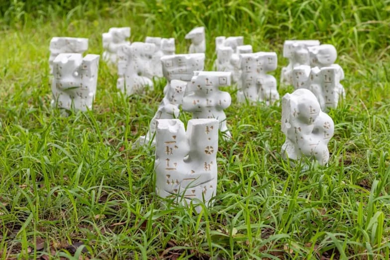 Sculptglyph 彫刻のおまじないの展示画像