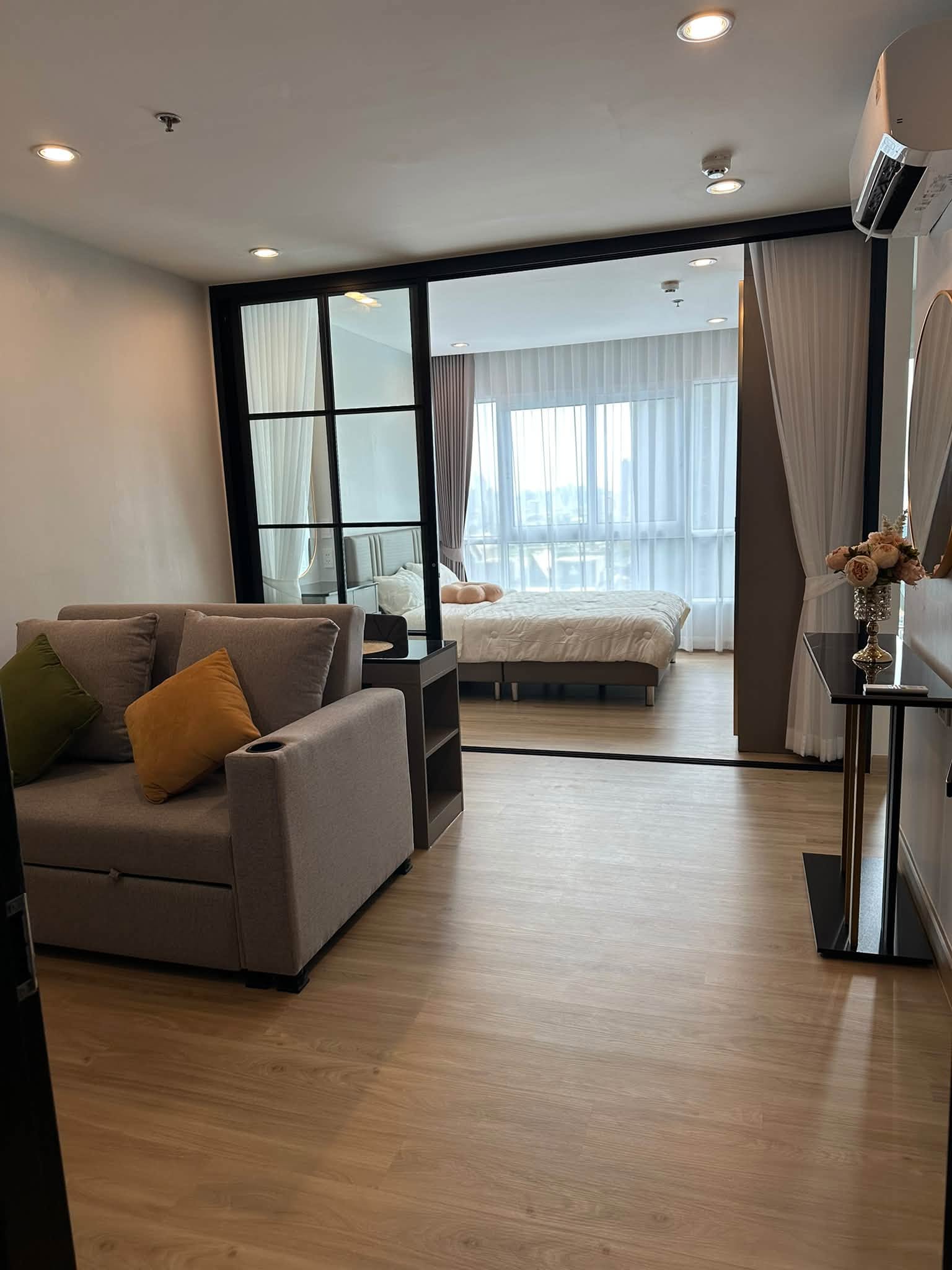 For Rent: Diamond Ratchada · 1 Bedroom, 35 sqm near MRT Huai Khwang