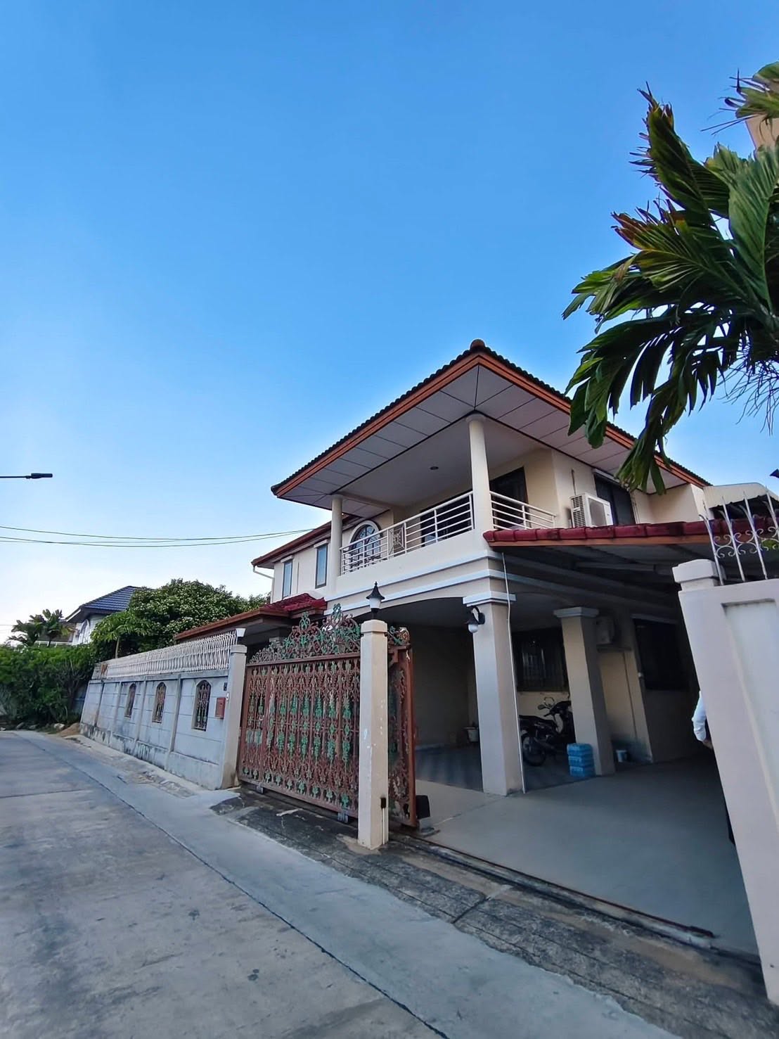Corner Detached House in Nawamin