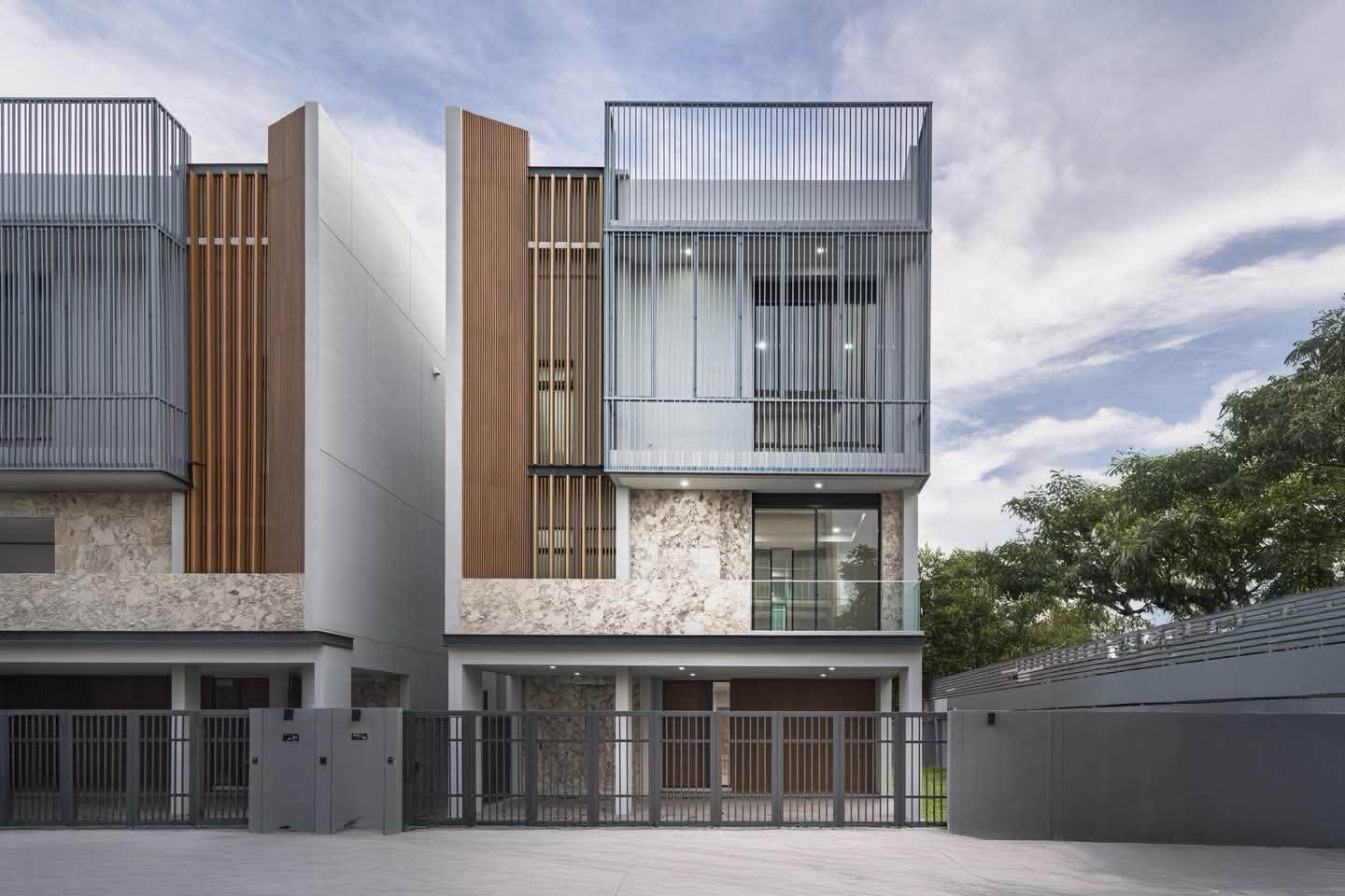 3-Storey Detached House at Preecha Ram 3