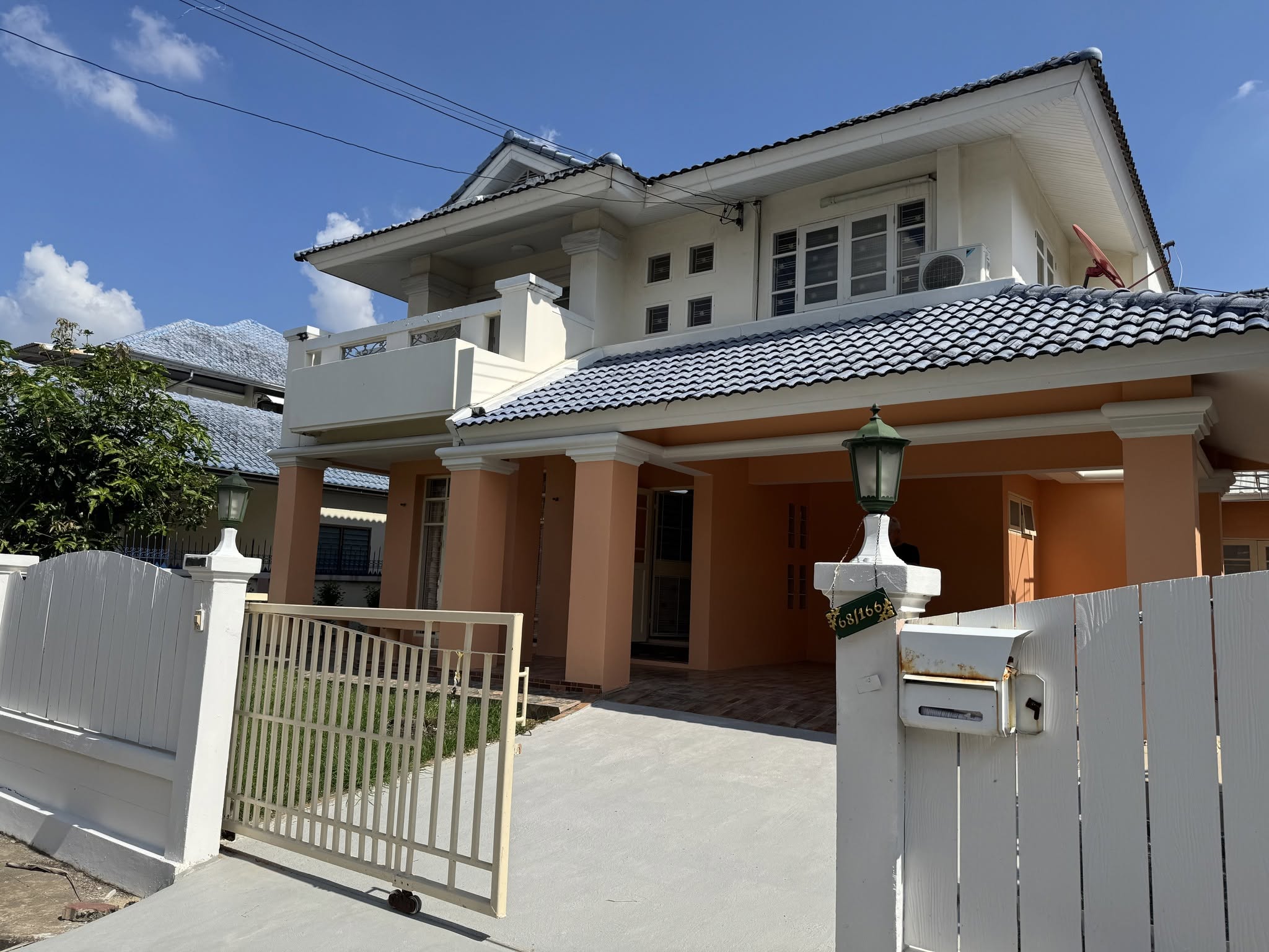 Renovated Detached House at Perfect Place Ramkhamhaeng 164 for Rent