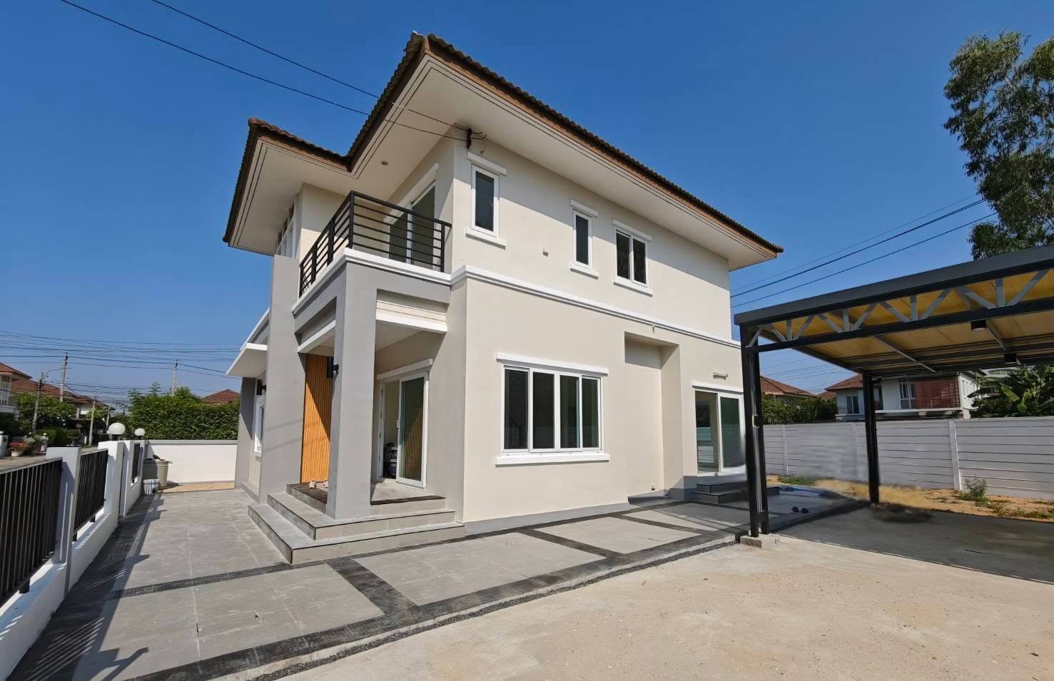 Corner Detached House at Ratchaphruek Village, Ramkhamhaeng–Suwinthawong