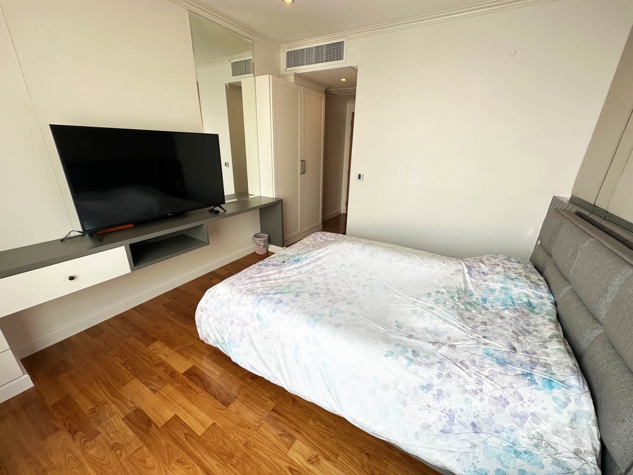 For Sale: Watermark Chaophraya River · 4 Bedrooms, 283.6 sqm, Floor 47