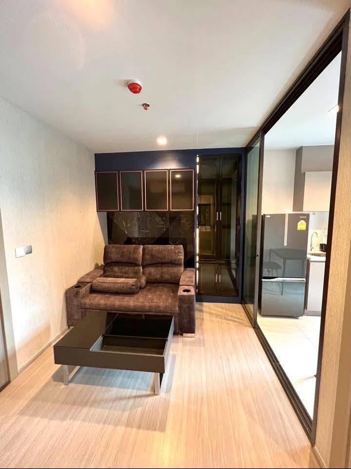 ให้เช่า Life Asoke–Rama 9 · 1 ห้องนอน 32 ตร.ม. ชั้น 18 แต่งครบพร้อมอยู่ เฟอร์นิเจอร์เครื่องใช้ไฟฟ้าครบ