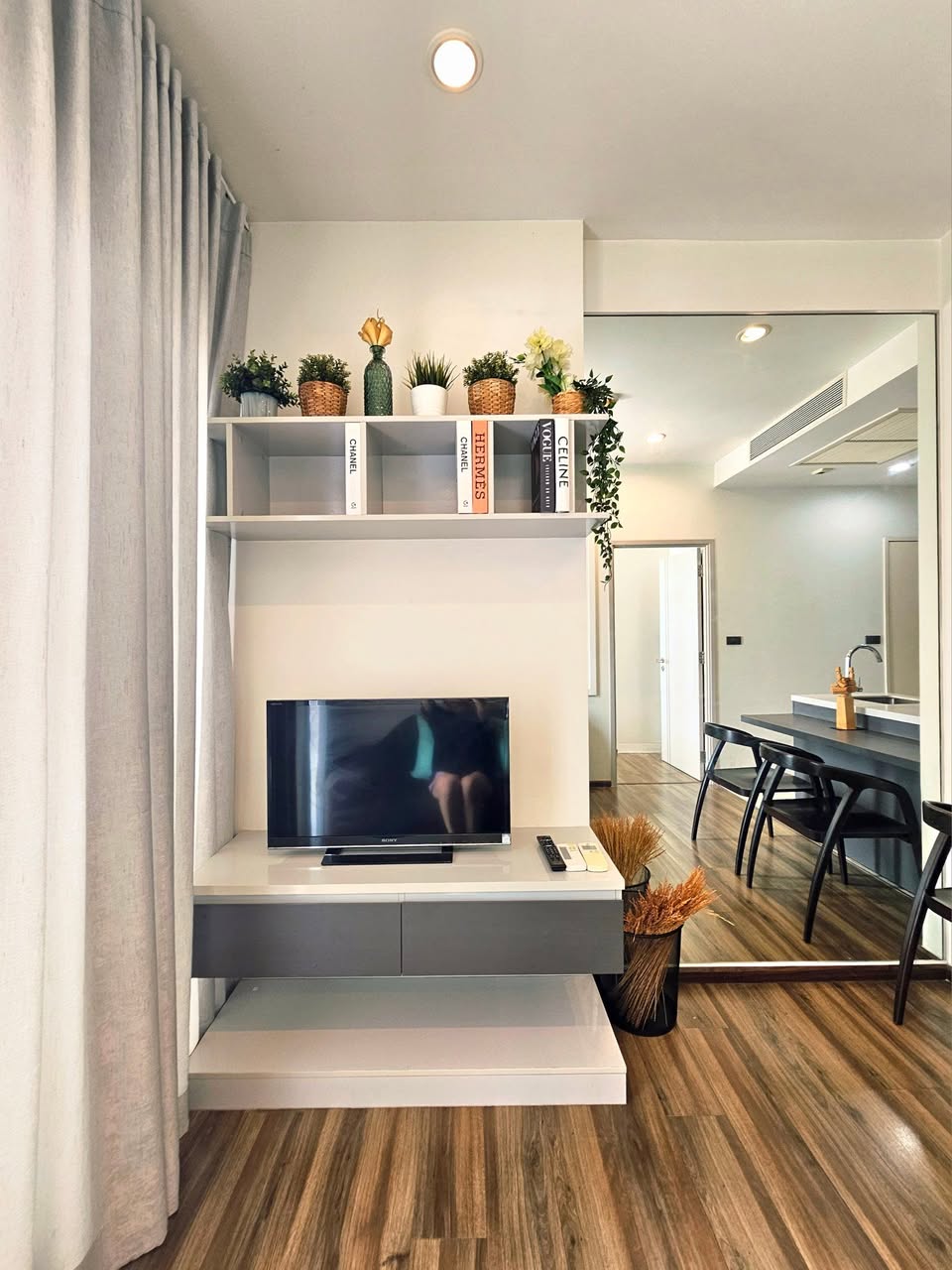 For Rent: Wyne Sukhumvit · 1 Bed 33 sqm Floor 15 (Fully Furnished, Move-in Ready)