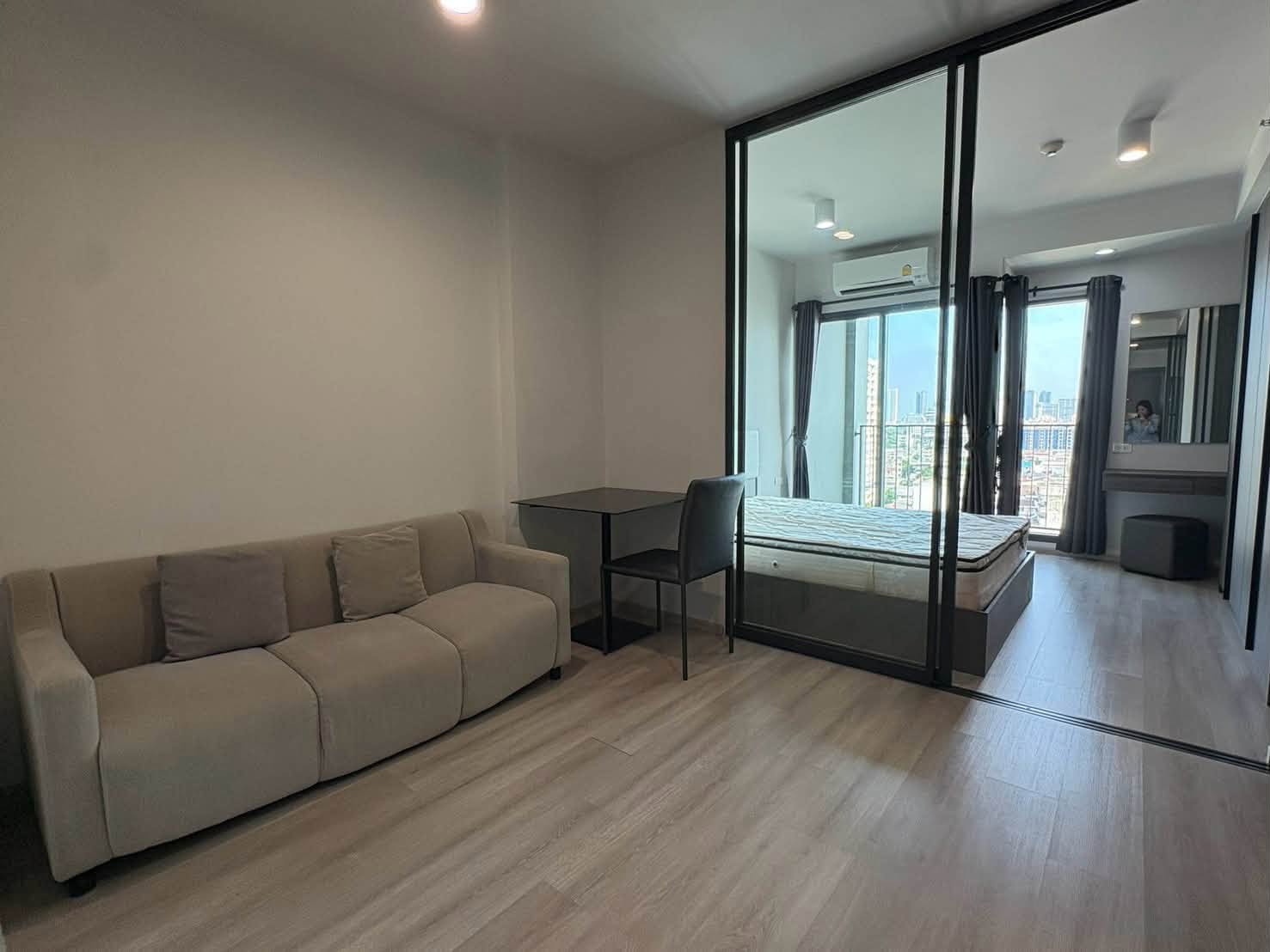 For Rent: Ideo Ratchada-Sutthisan · 1 Bedroom, 35 sqm on Floor 11