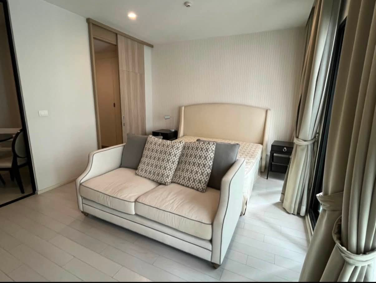 Noble Phloenchit · 1-Bedroom Condo for Sale