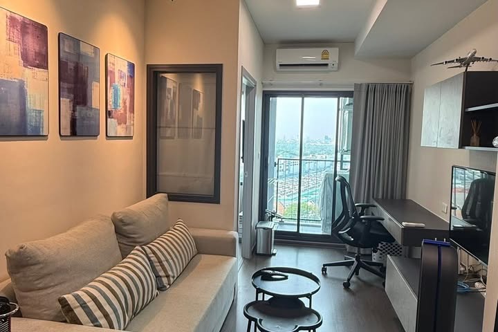 IDEO Phaholyothin–Chatuchak 1-Bedroom Condo for Sale
