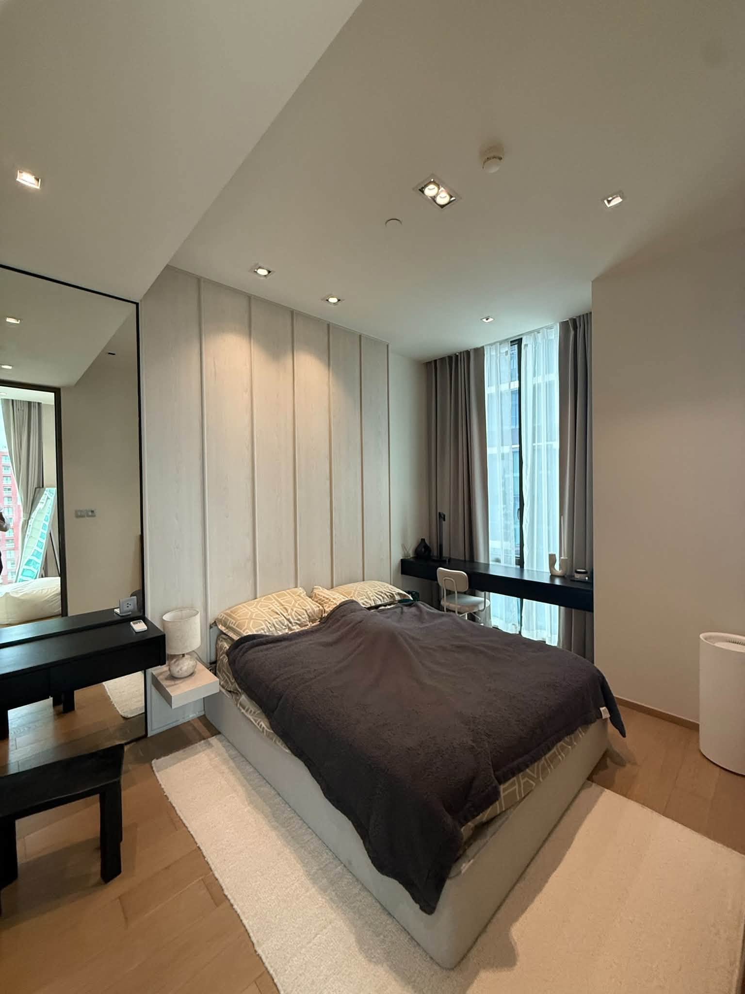 28 Chidlom · Corner 1-Bedroom Condo for Rent, 50 sqm, 11th Floor - รูปที่ 1