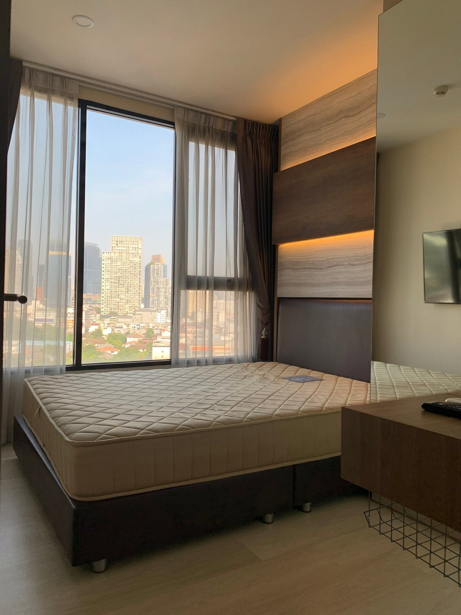 【売買】 Knightsbridge Prime Sathorn · 2LDK 38㎡ 17階 · 角部屋・日当たり良好