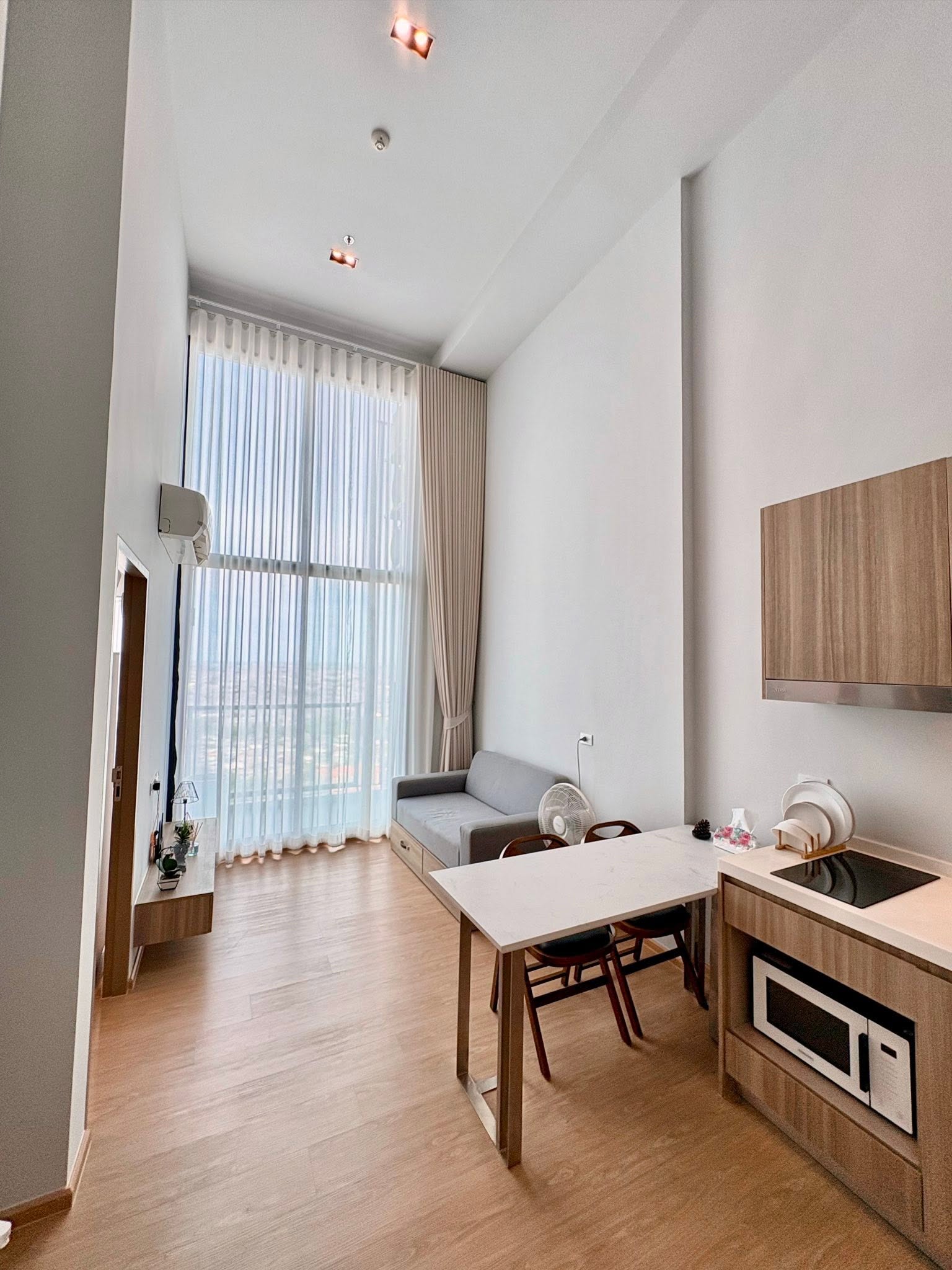 ให้เช่า Altitude Unicorn Sathorn–Thapra · 2 ห้องนอน 51 ตร.ม. ชั้น 33 แต่งครบพร้อมอยู่ เฟอร์นิเจอร์เครื่องใช้ไฟฟ้าครบ