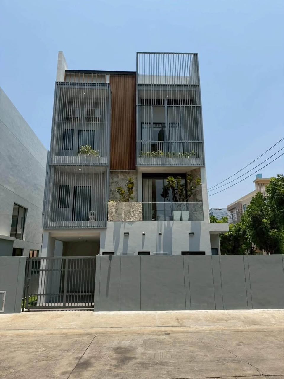 บ้านเดี่ยว 3 ชั้น ปรีชา บียอนด์ รามคำแหง–กรุงเทพกรีฑา