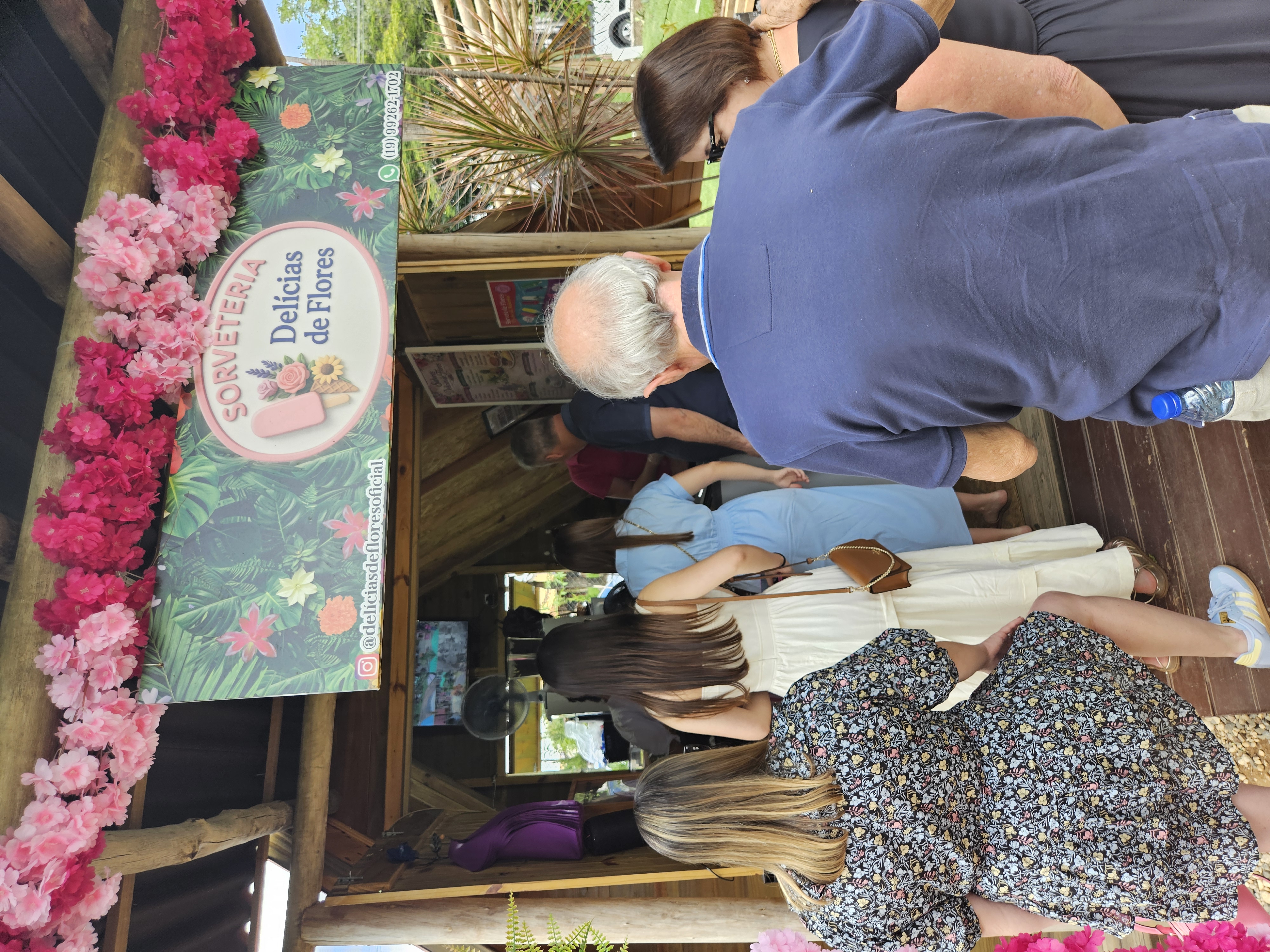 Turistas na Delícias de Flores