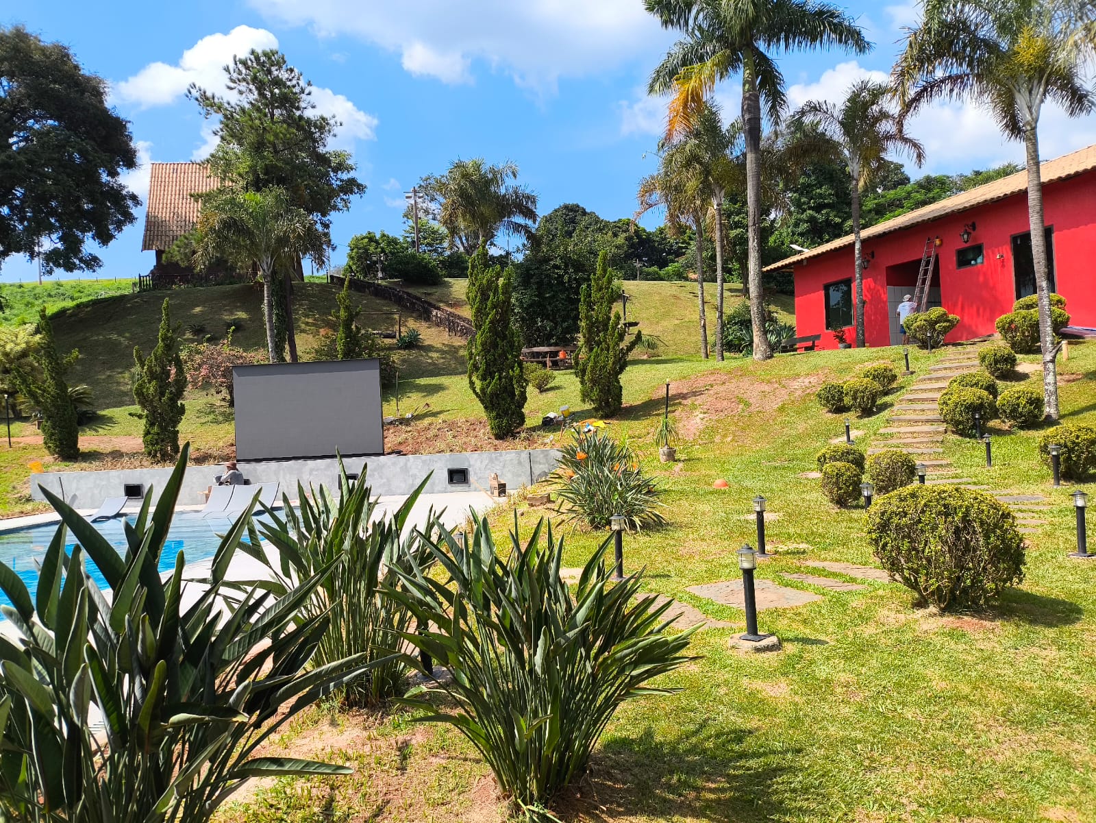 Jardim residencial implantado pela Floricultura Diamante
