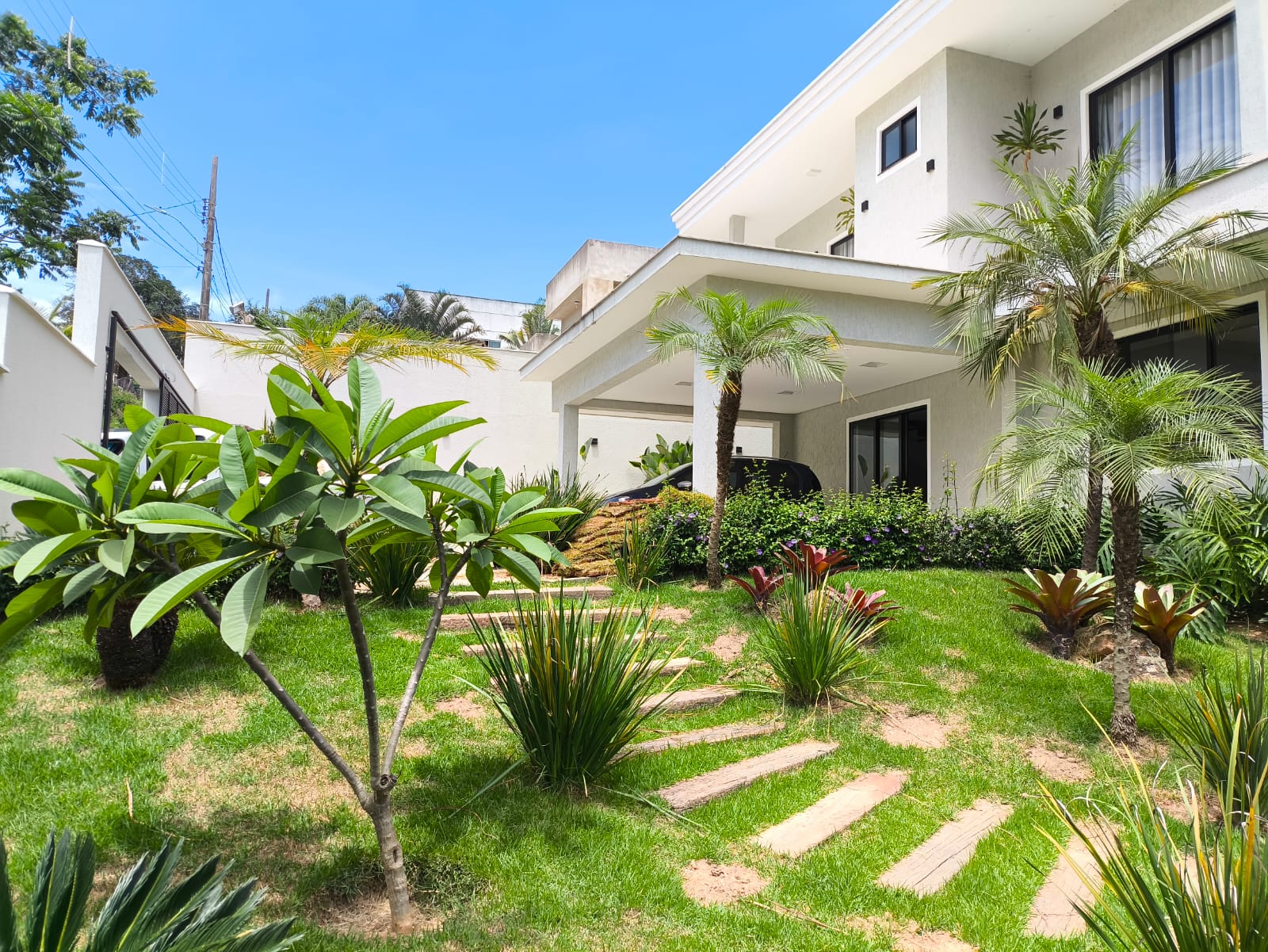 Jardim com canteiro paisagístico