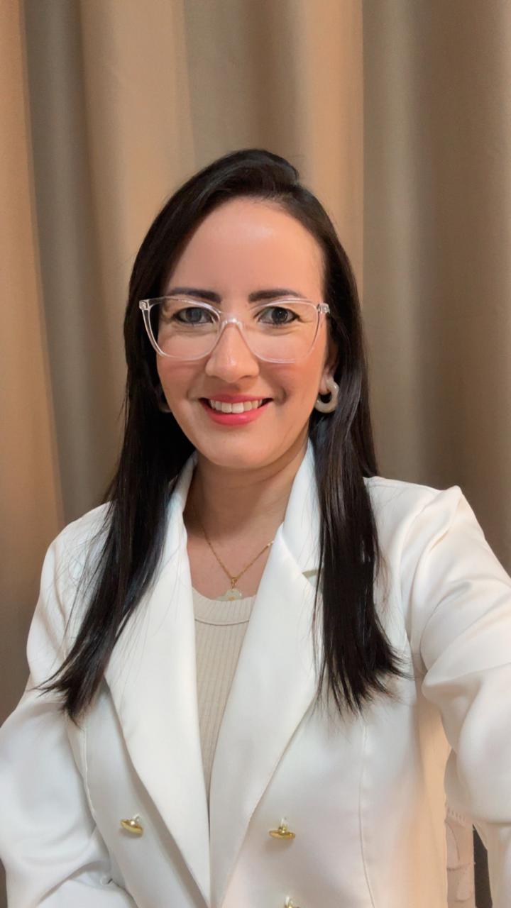 Dra. Poliana Sales