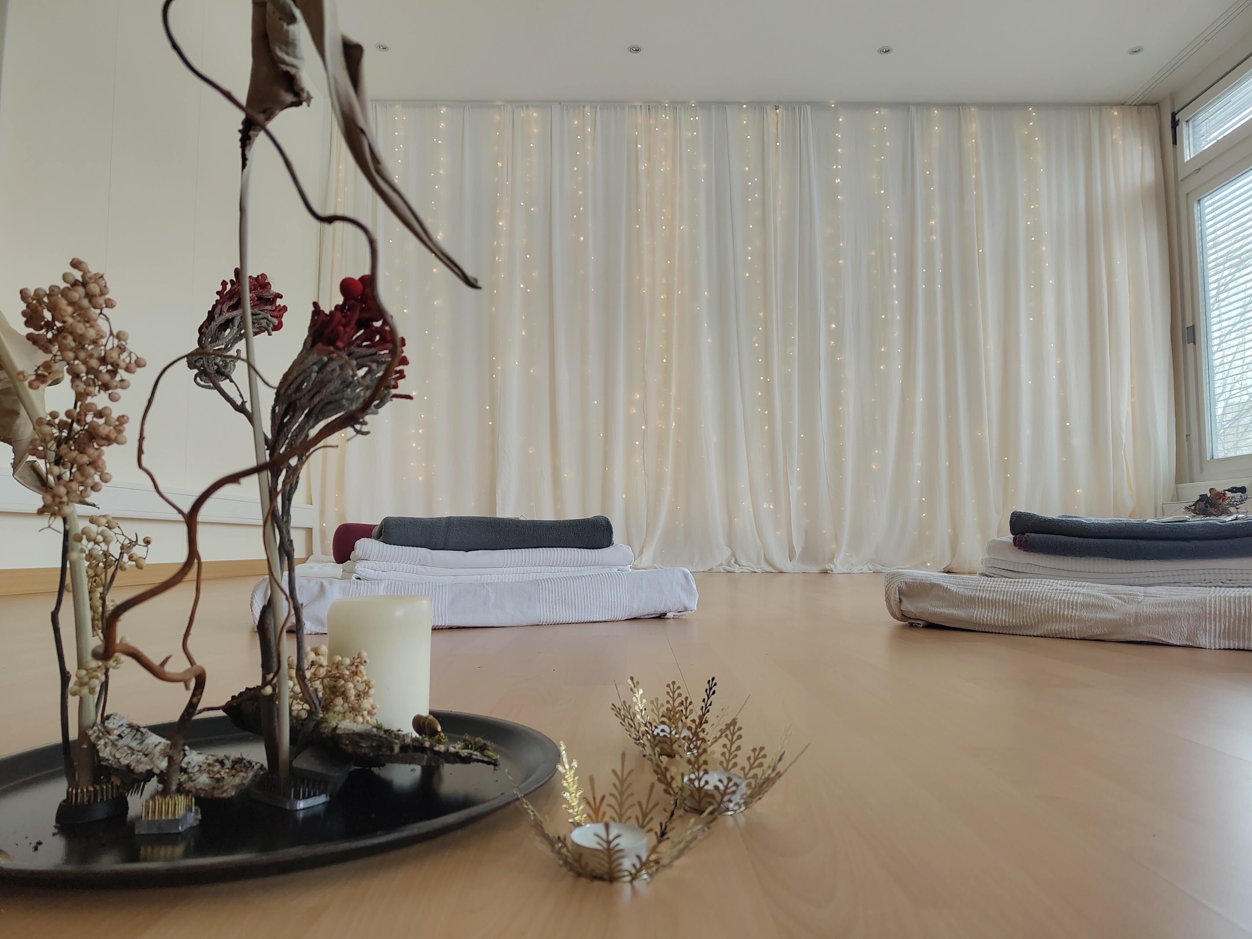 Ruhiger Seminarraum für Breathwork, Meditation, Körperarbeit und gemeinsame Prozessbegleitung.