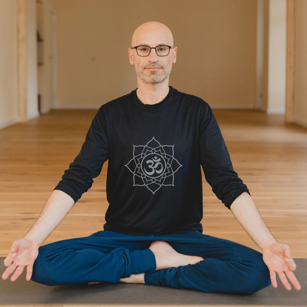 Hatha-Vinyasa Yoga [EN] ALL LEVELS, Foto 1