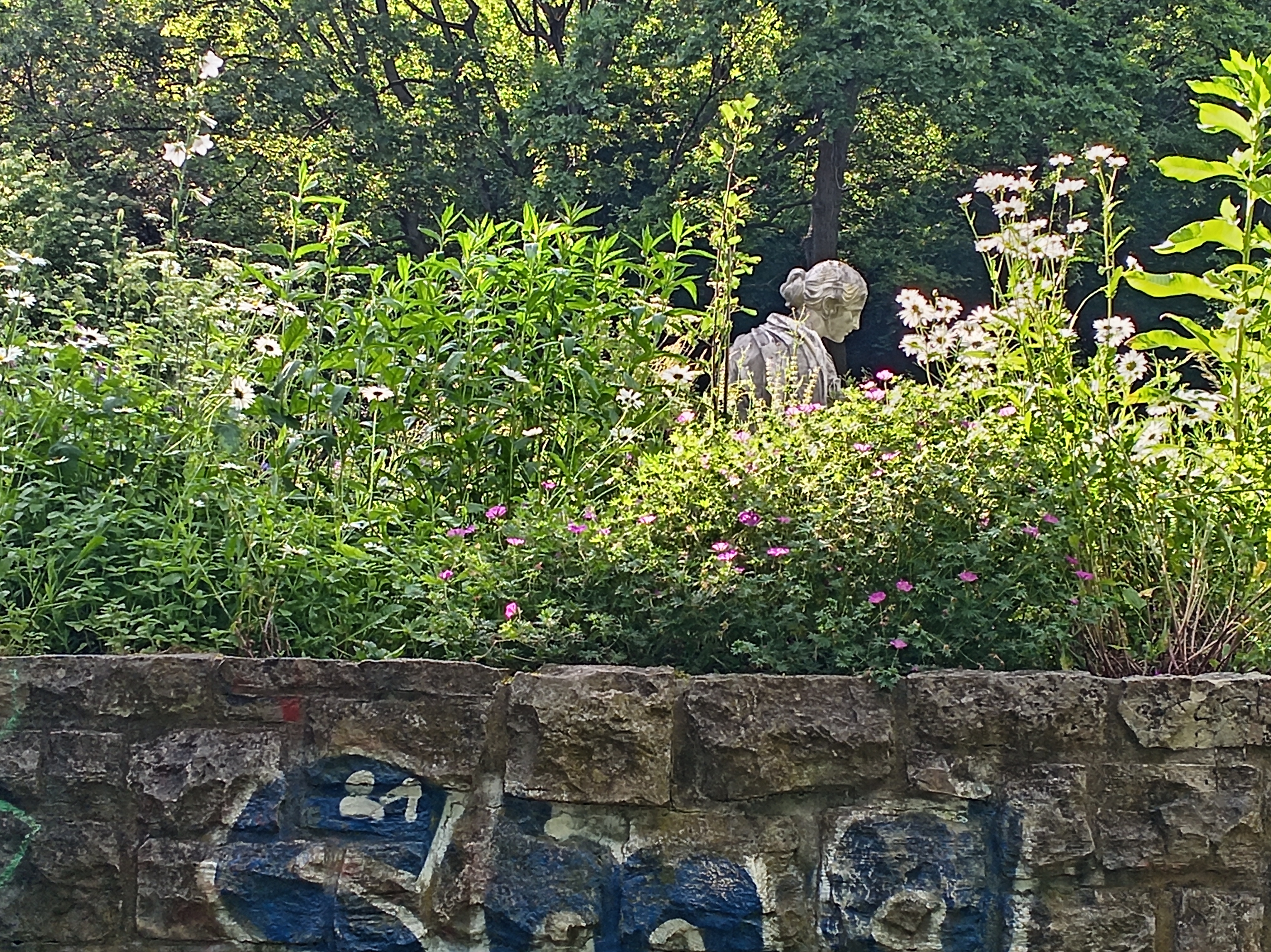 Meditation in Volkspark Friedrichshain, photo 1