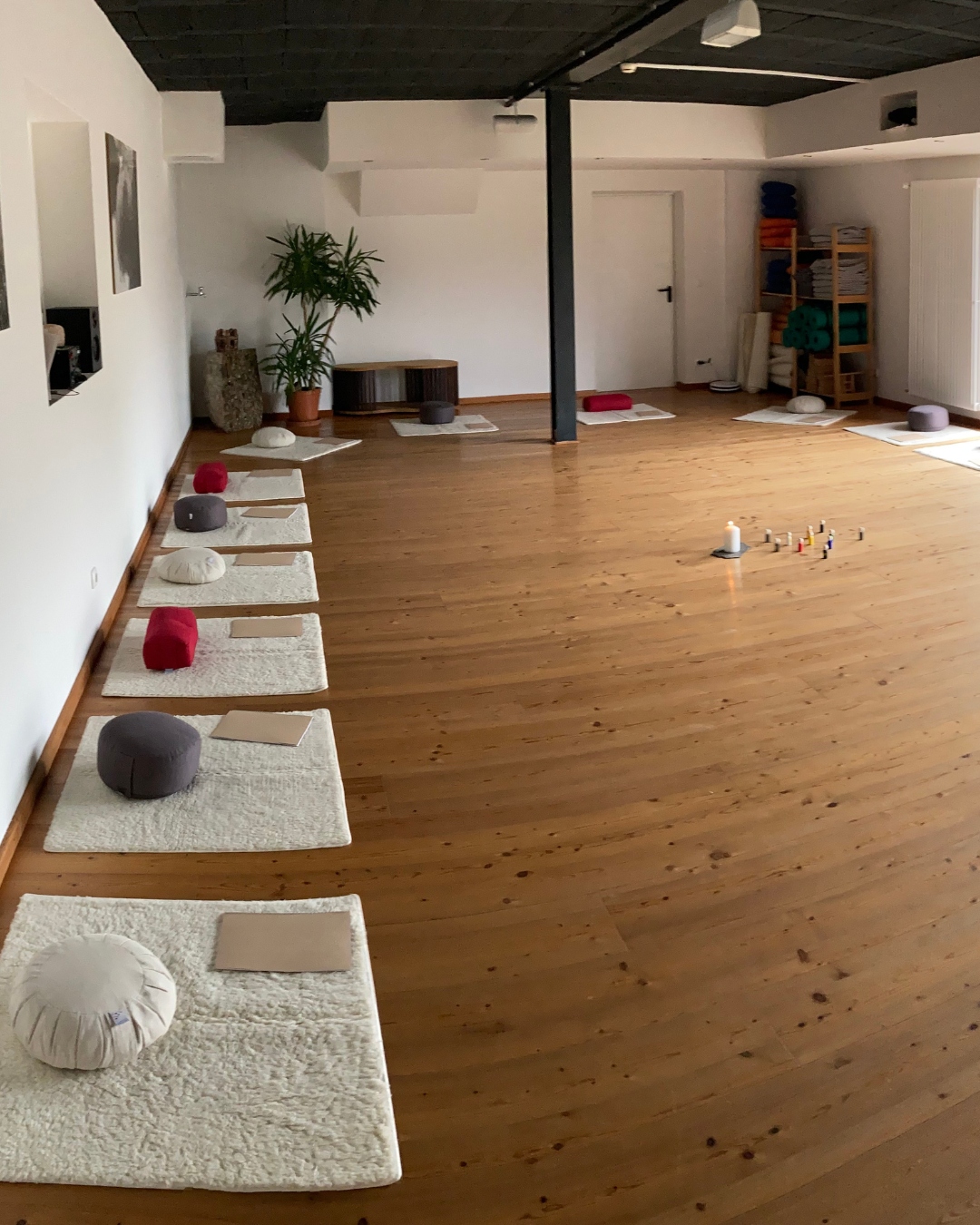 Unser Seminarraum bei unseren Medations- und Achtsamkeitsseminaren im Ifenblick